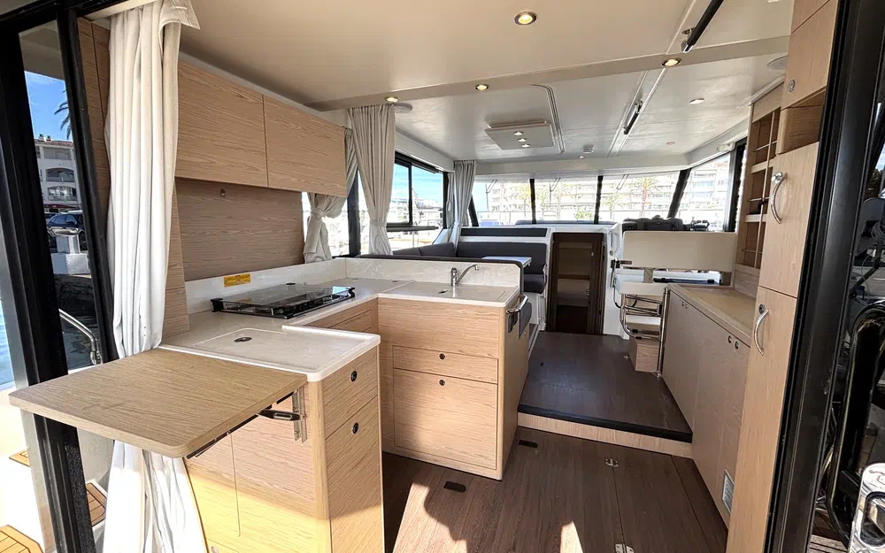 slider 5 Beneteau Swift Trawler 41 Fly