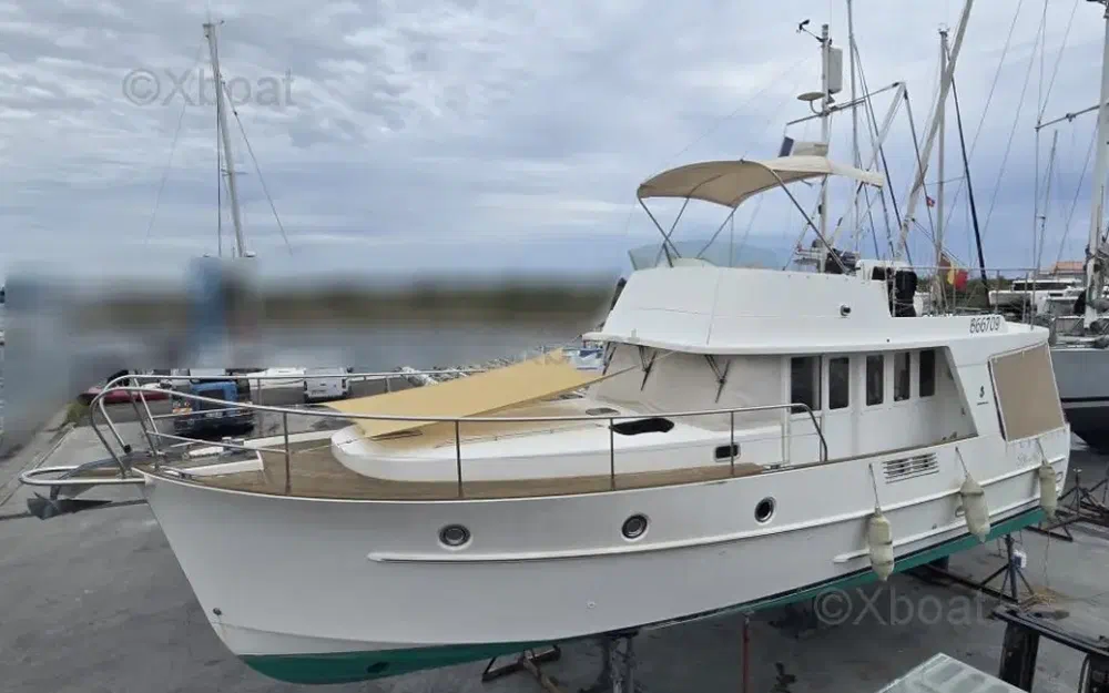 slider 1 Beneteau Swift Trawler 42