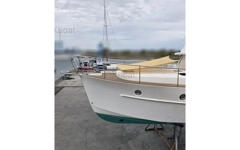 slider 4 Beneteau Swift Trawler 42