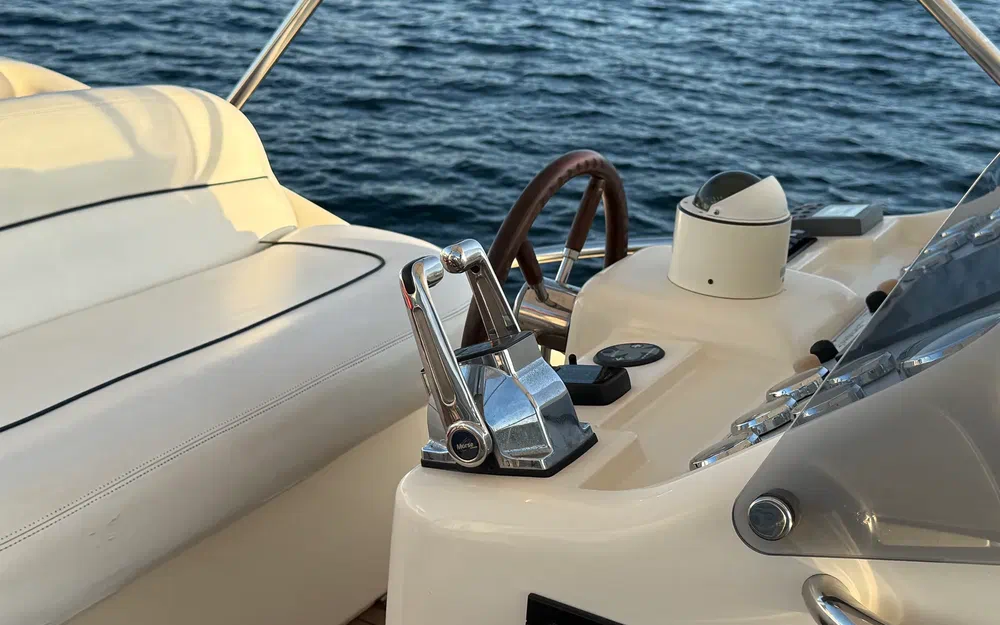 slider 17 Portofino Marine Portofino 47 Fly