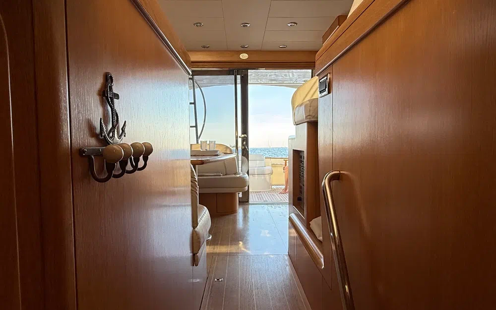 slider 23 Portofino Marine Portofino 47 Fly