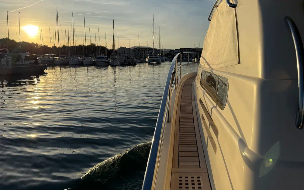 slider 2 Portofino Marine Portofino 47 Fly
