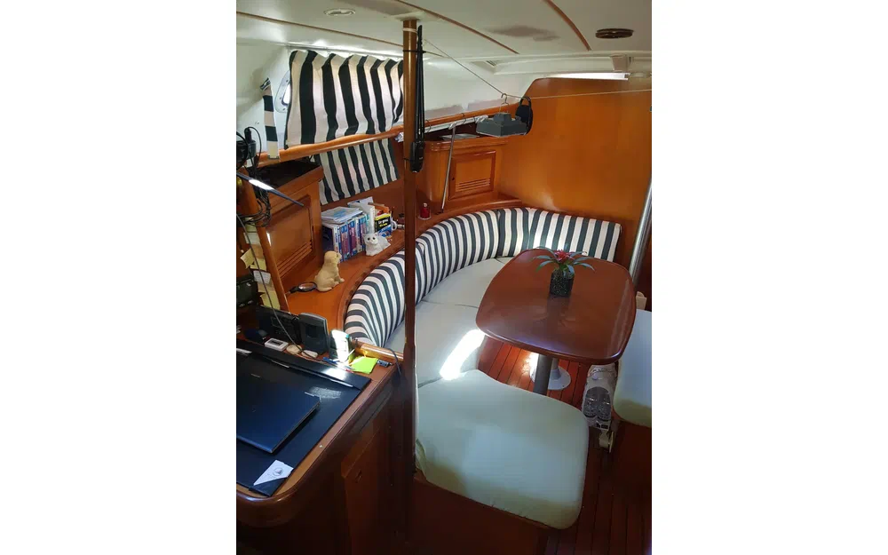 slider 4 Beneteau Oceanis 393
