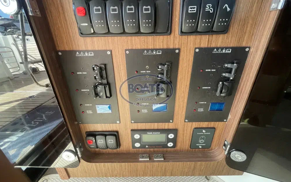 slider 14 Beneteau Antares 12