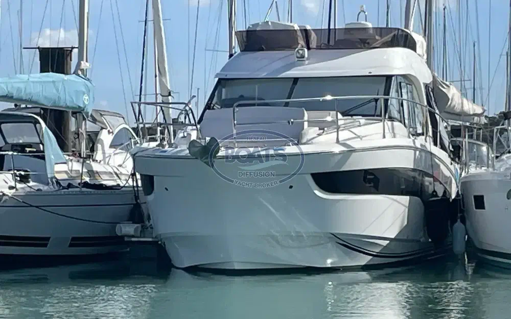 slider 1 Beneteau Antares 12