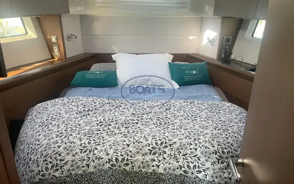 slider 8 Beneteau Antares 12