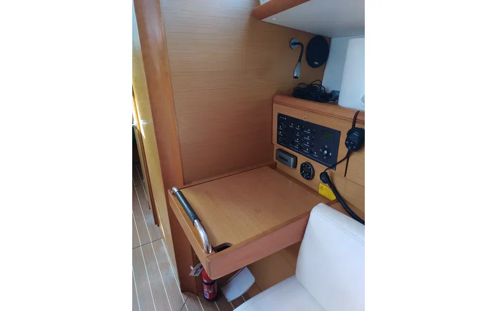 slider 4 Jeanneau Sun Odyssey 379