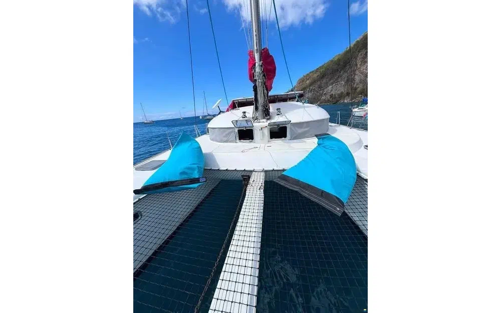 slider 1 Lagoon 410
