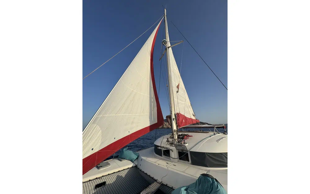 slider 6 Lagoon 410