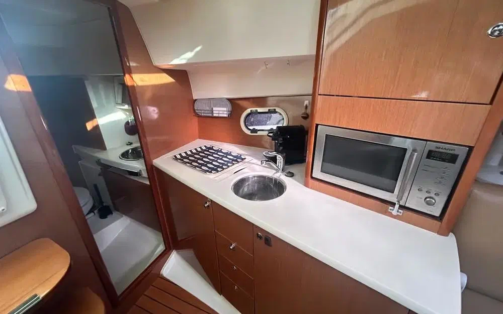 slider 8 Jeanneau Prestige 30 S