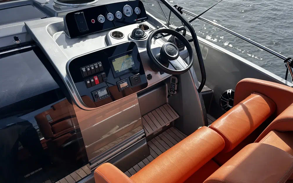 slider 9 Cranchi E 30 Endurance