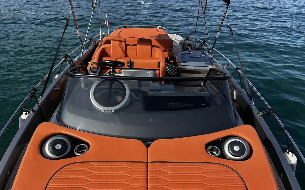 slider 11 Cranchi E 30 Endurance