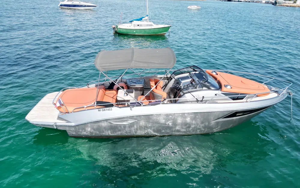 slider 17 Cranchi E 30 Endurance