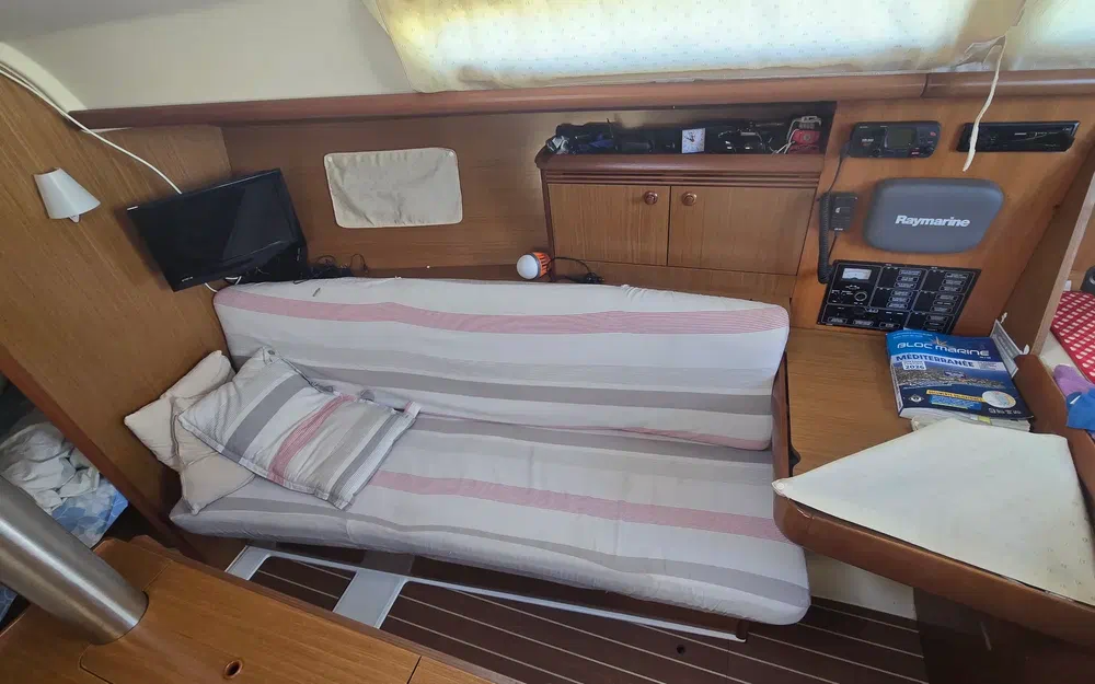 slider 23 Jeanneau Sun Odyssey 32.1