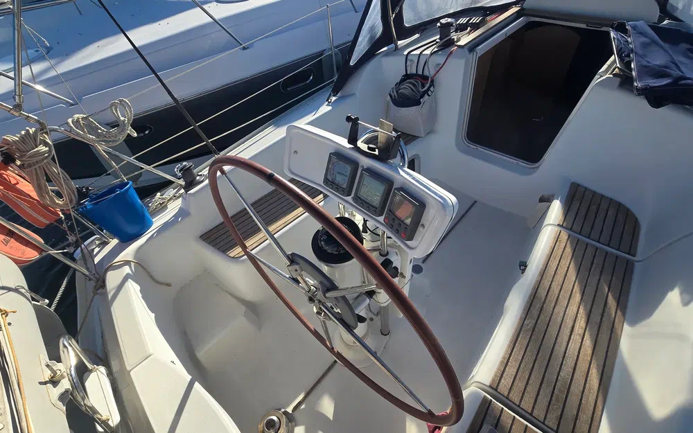 slider 12 Jeanneau Sun Odyssey 32.1