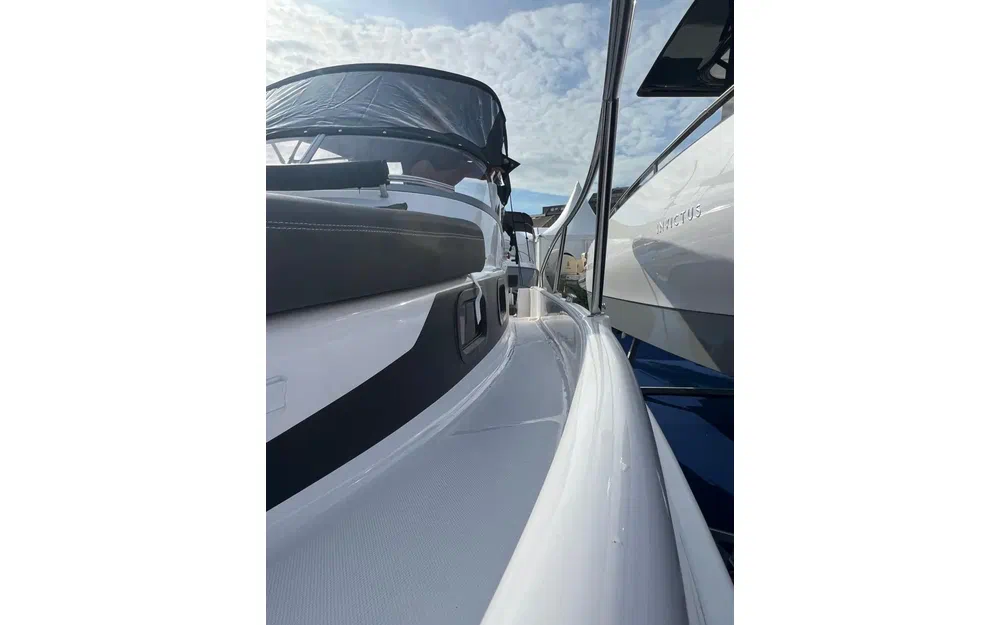 slider 4 B2 Marine Cap Ferret 752