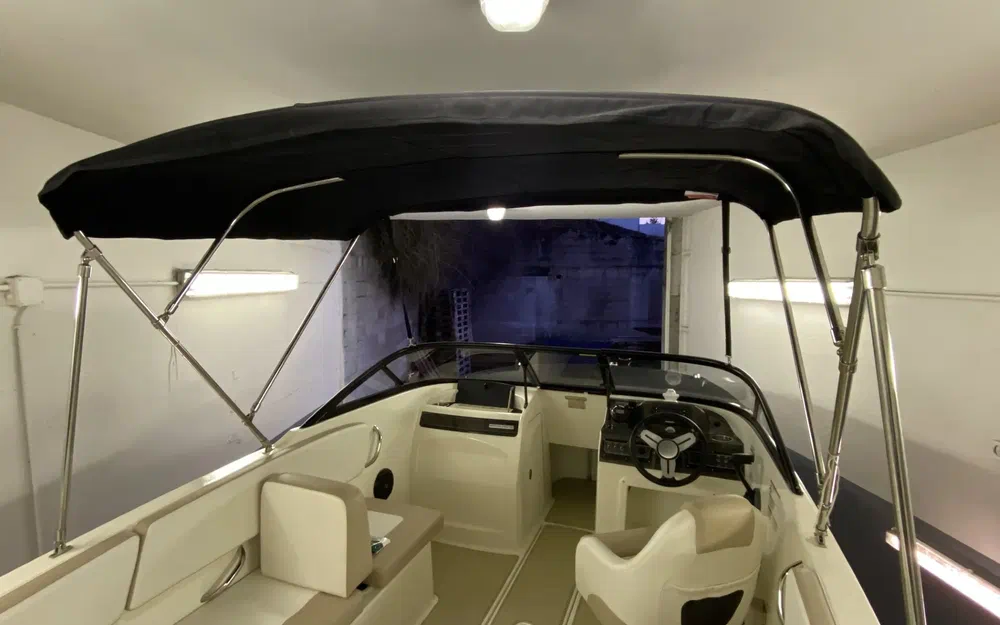 slider 4 Bayliner VR4 OB