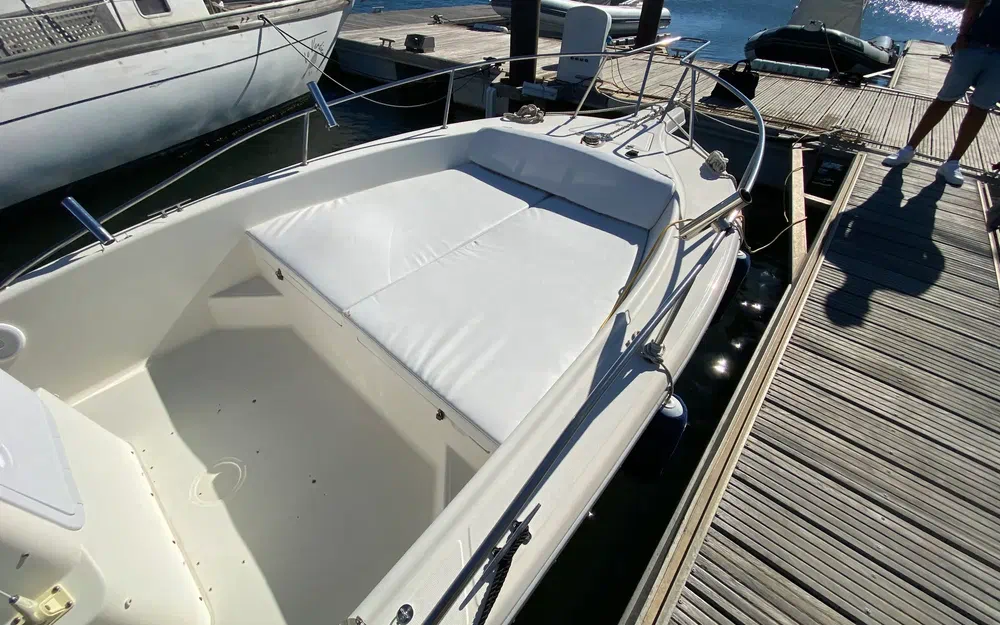 slider 5 White Shark 215