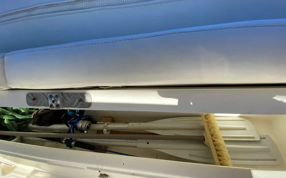 slider 8 White Shark 215