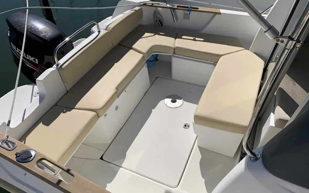 slider 2 Beneteau Antares 780 HB