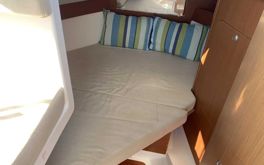slider 7 Beneteau Antares 780 HB
