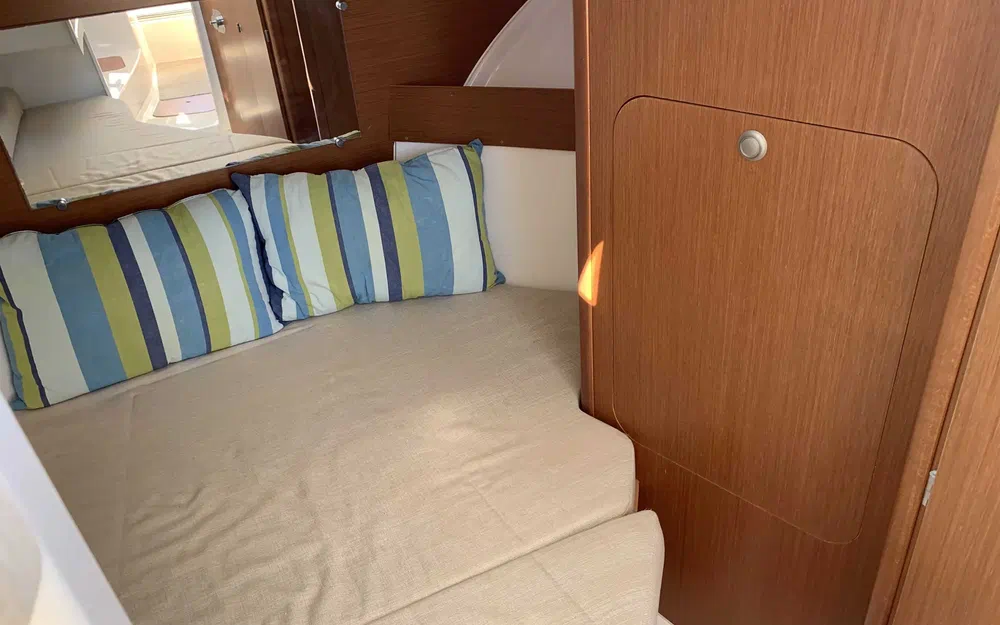 slider 8 Beneteau Antares 780 HB