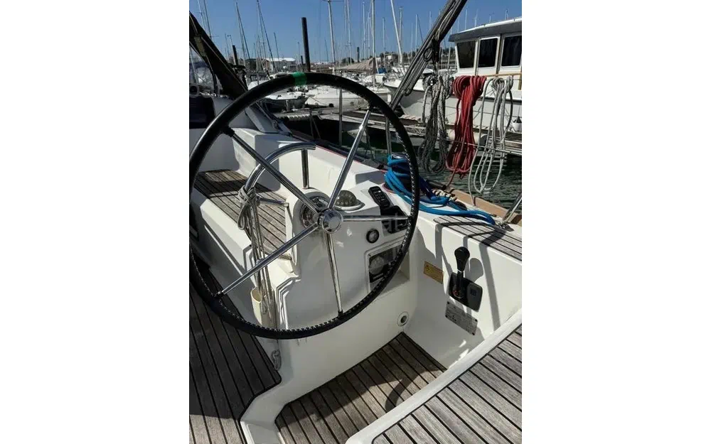 slider 10 Jeanneau Sun Odyssey 379