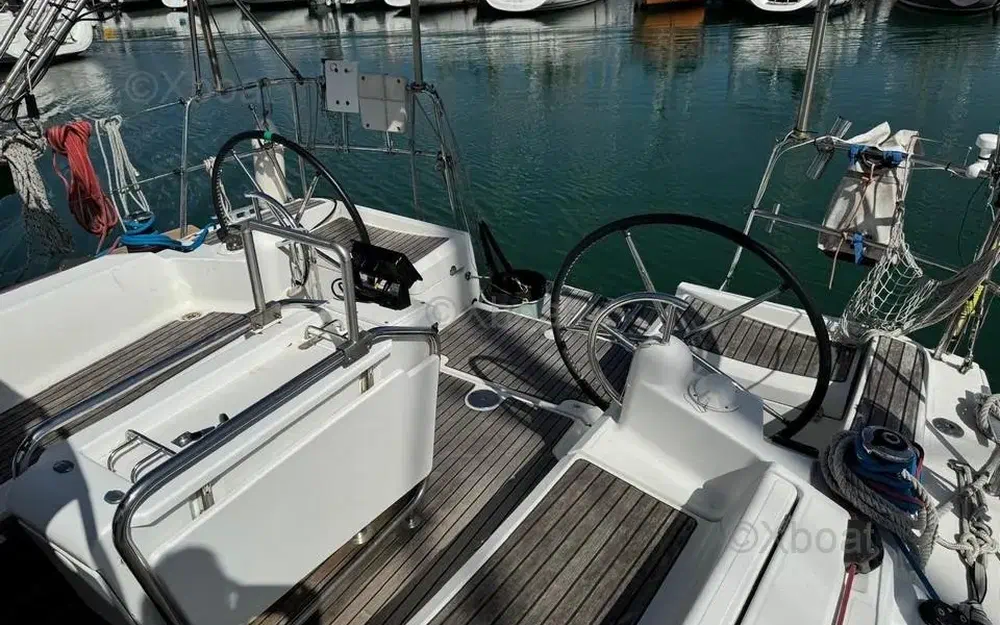 slider 5 Jeanneau Sun Odyssey 379