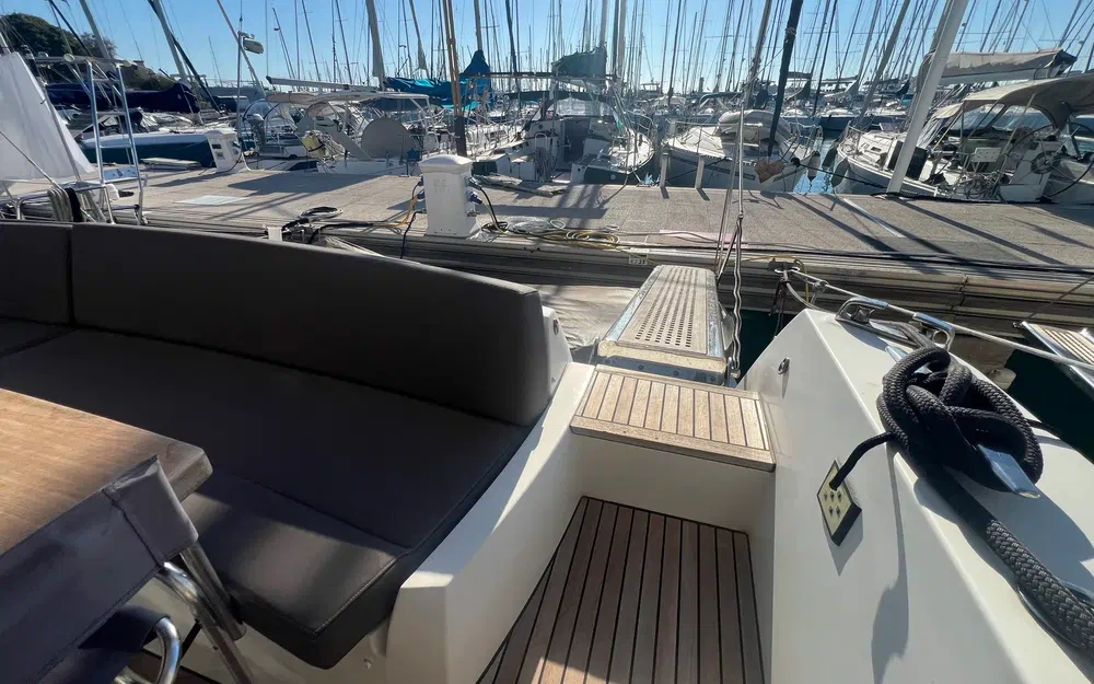 slider 10 Prestige Yachts 560 Fly