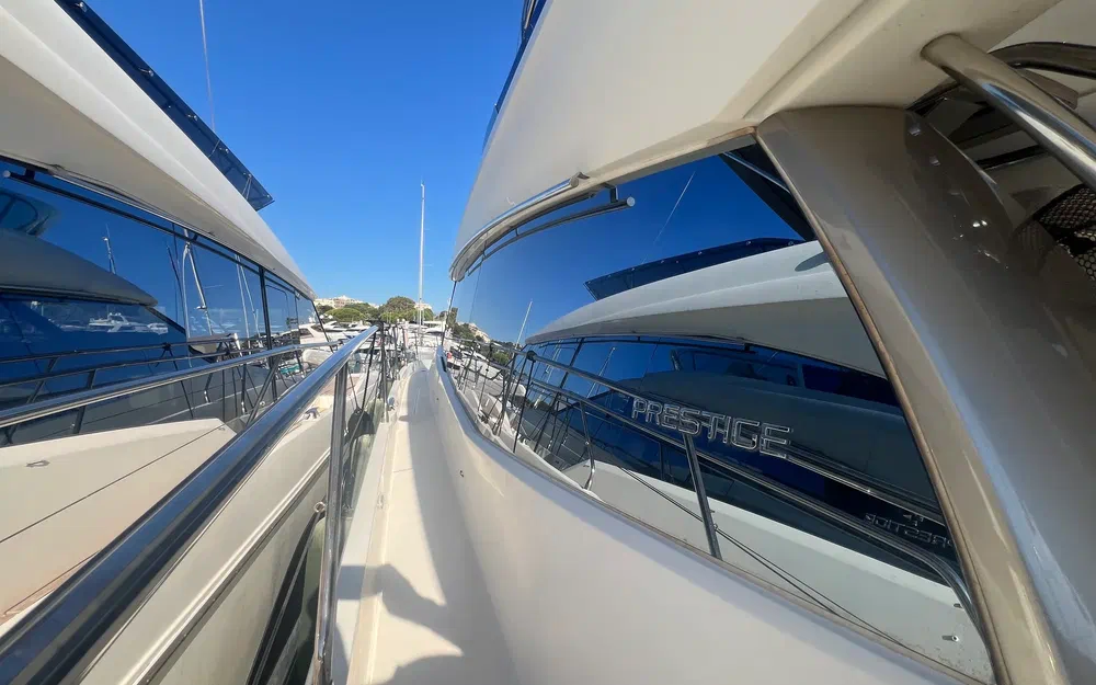 slider 15 Prestige Yachts 560 Fly