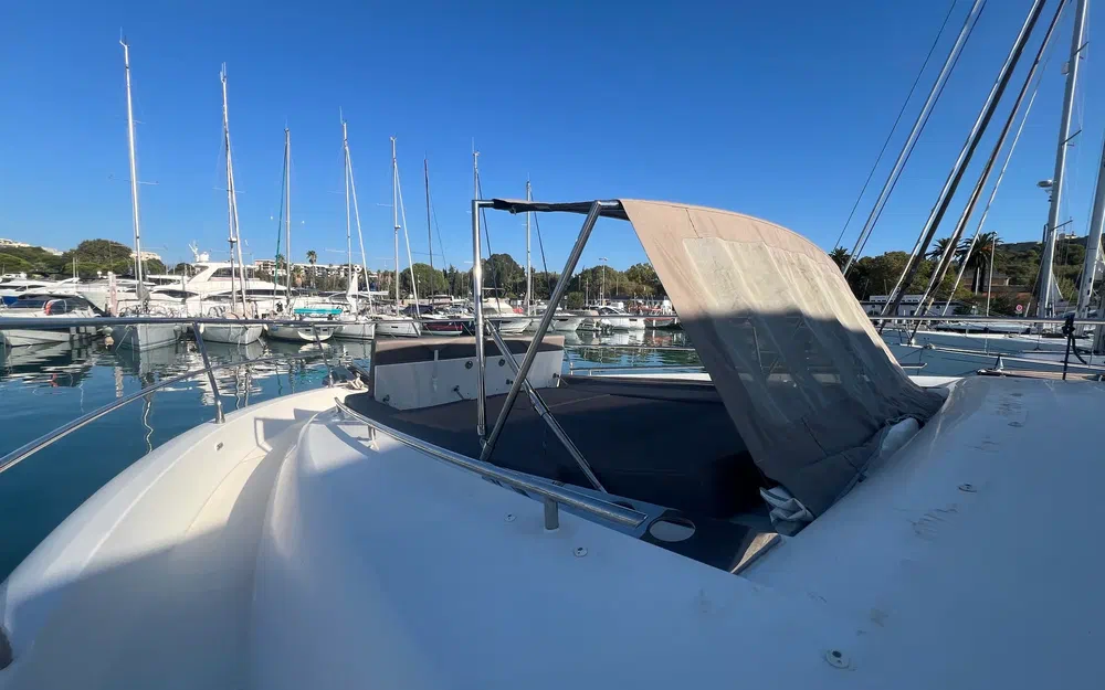 slider 18 Prestige Yachts 560 Fly