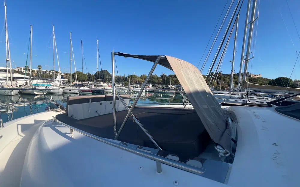 slider 19 Prestige Yachts 560 Fly