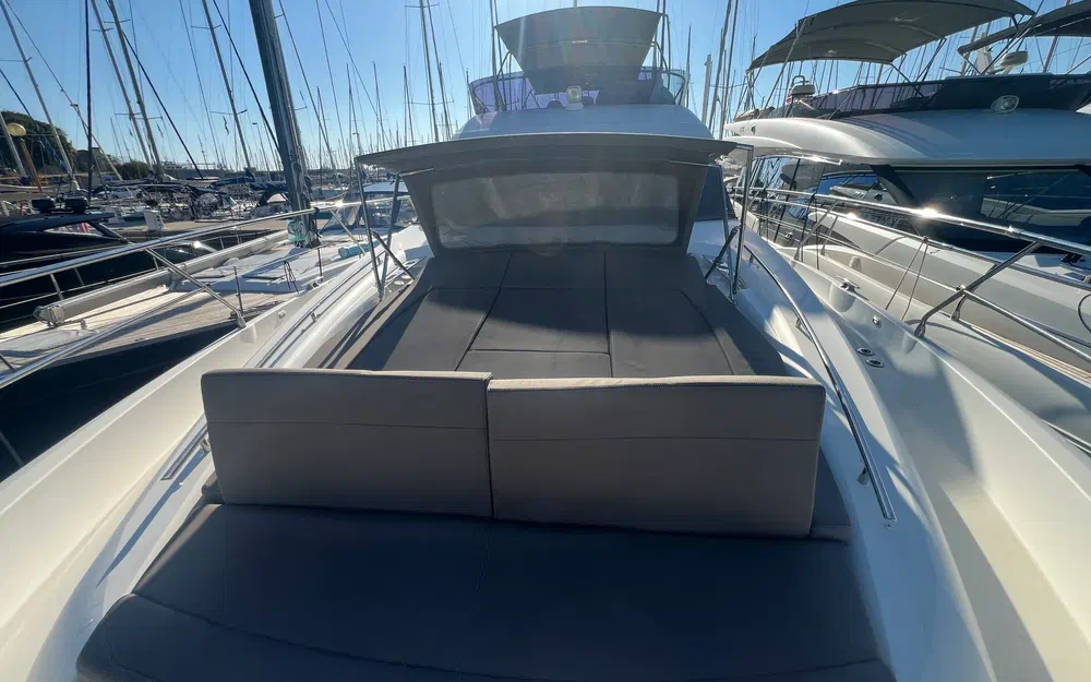 slider 22 Prestige Yachts 560 Fly