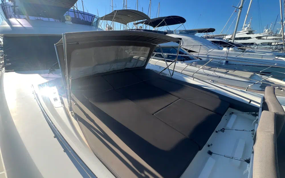 slider 23 Prestige Yachts 560 Fly