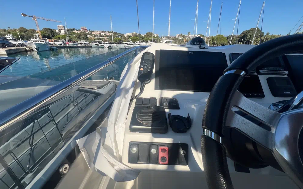 slider 30 Prestige Yachts 560 Fly