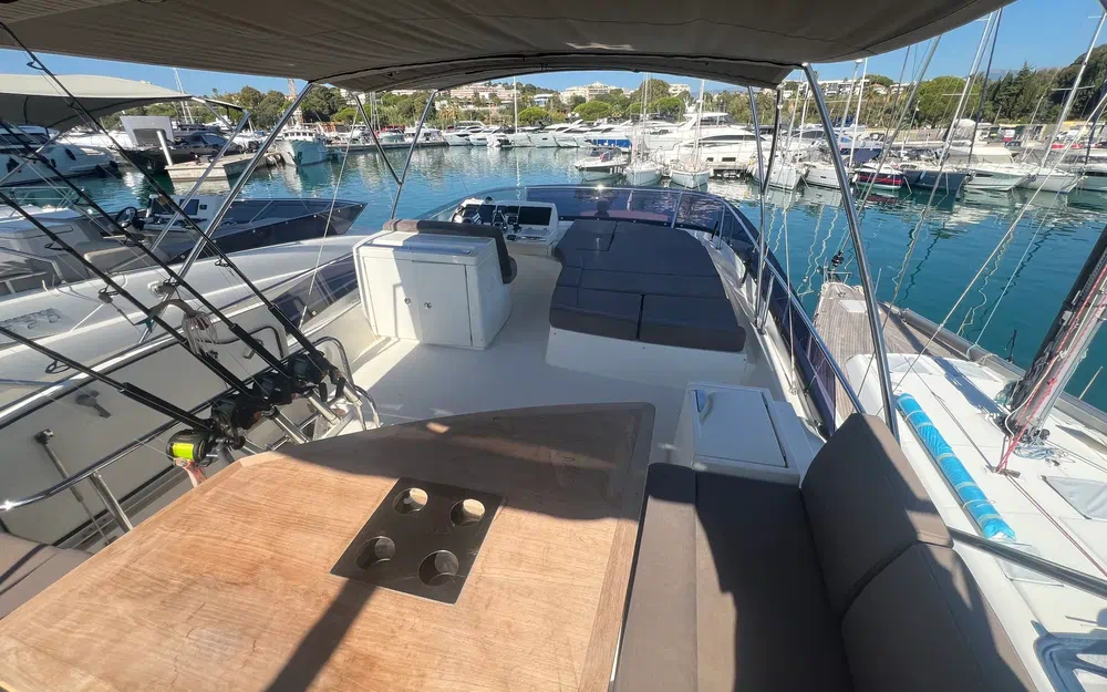slider 41 Prestige Yachts 560 Fly