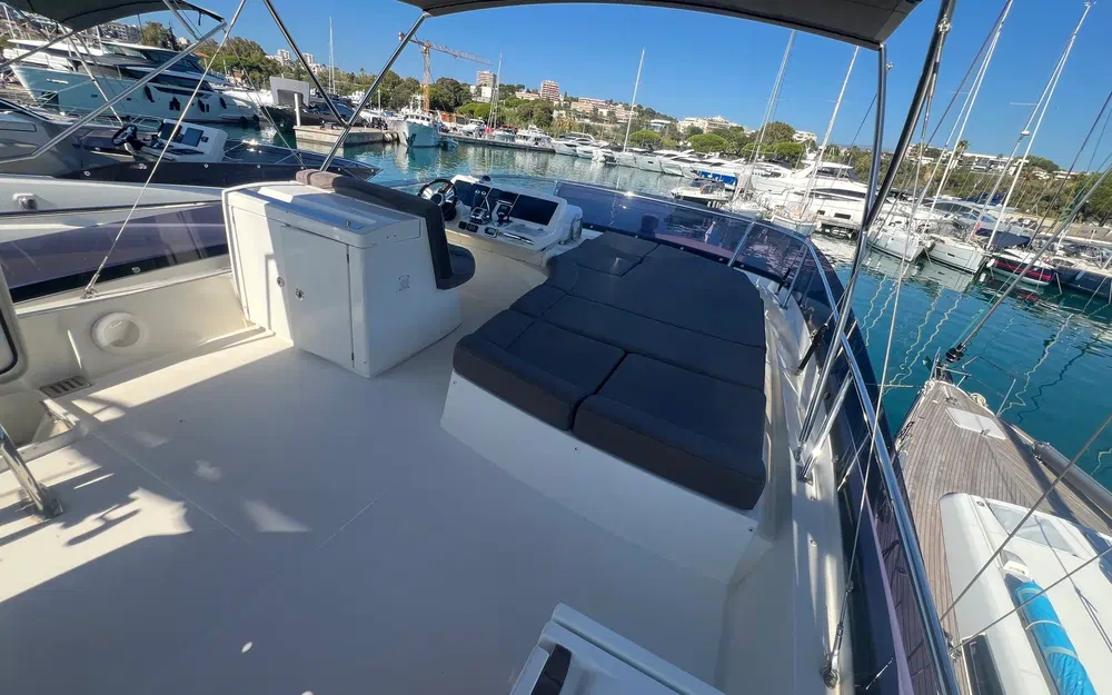 slider 42 Prestige Yachts 560 Fly