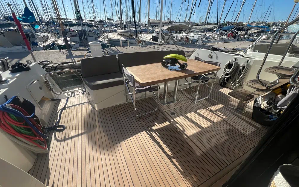 slider 3 Prestige Yachts 560 Fly