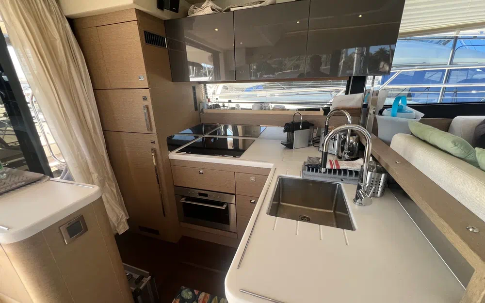 slider 52 Prestige Yachts 560 Fly