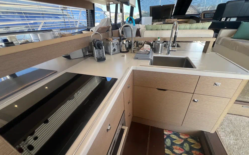 slider 54 Prestige Yachts 560 Fly