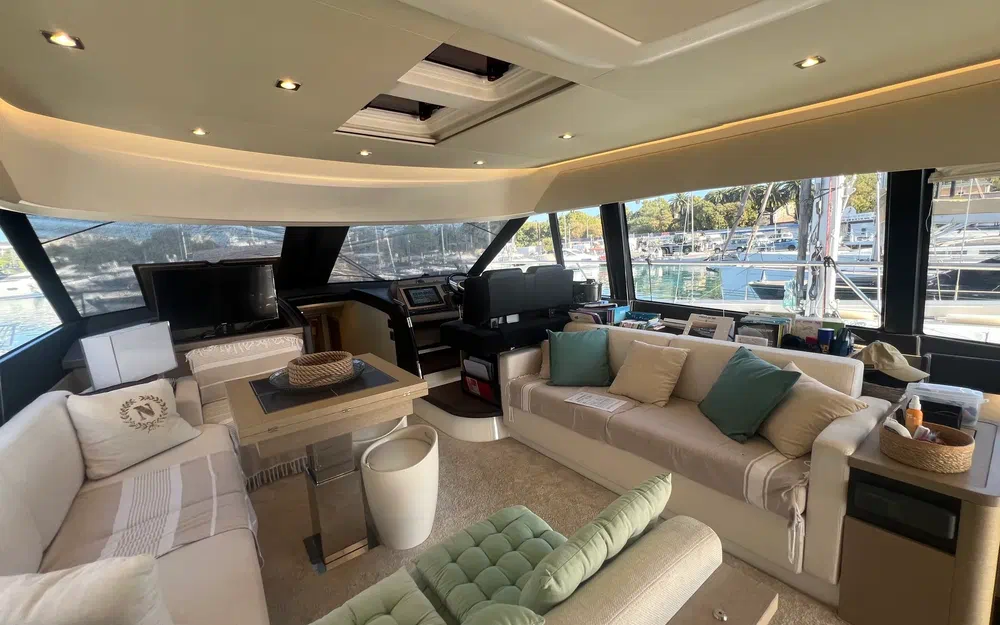 slider 59 Prestige Yachts 560 Fly