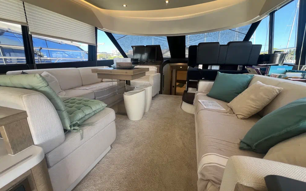 slider 61 Prestige Yachts 560 Fly