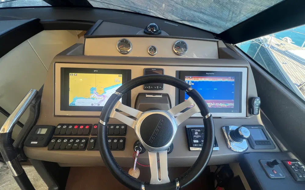 slider 66 Prestige Yachts 560 Fly