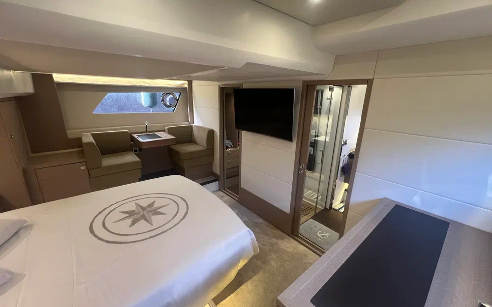 slider 73 Prestige Yachts 560 Fly