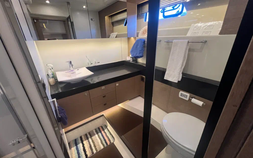 slider 78 Prestige Yachts 560 Fly