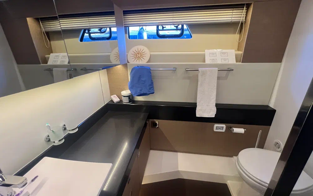slider 81 Prestige Yachts 560 Fly