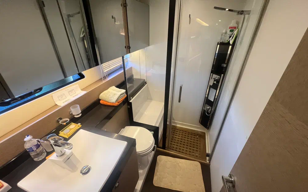 slider 89 Prestige Yachts 560 Fly