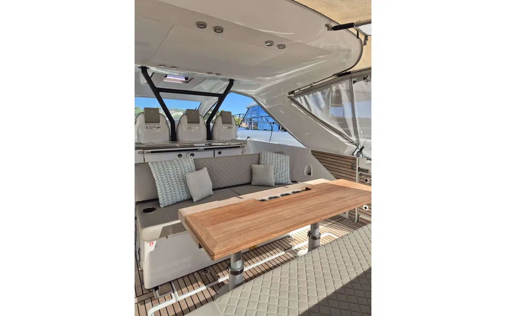 slider 8 Jeanneau DB 37