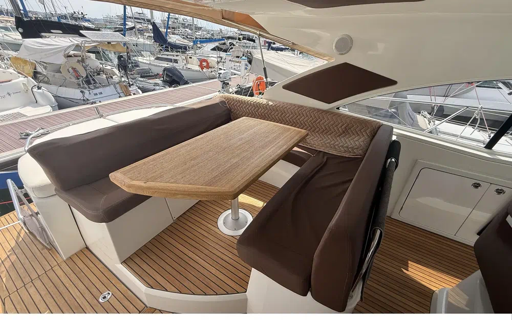 slider 4 Beneteau Monte Carlo 42
