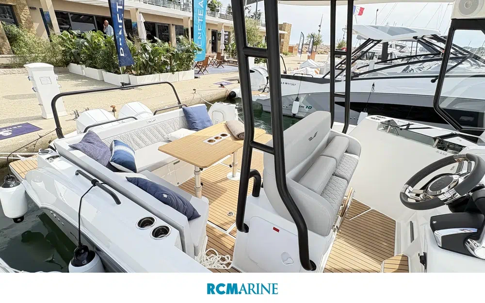 slider 10 Beneteau Flyer 9 Sundeck